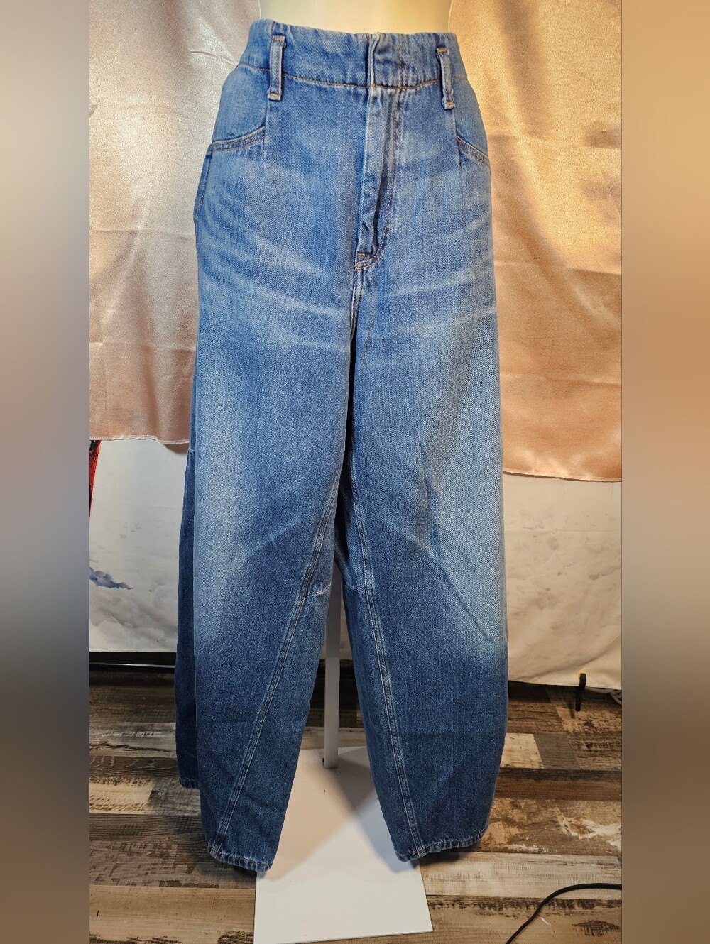 Pilcro Anthropologie High Rise Barrel Leg Jeans Medium Wash Size 30